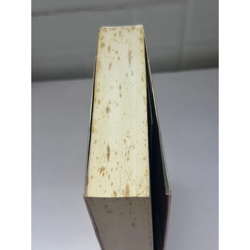 Cô gái mù chữ phá bom nguyên tử 1004894