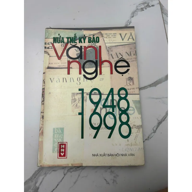 Nửa Thế Kỷ Báo Văn Nghệ 1948 - 1998 - Nhà xuất bản Hội Nhà Văn 658342