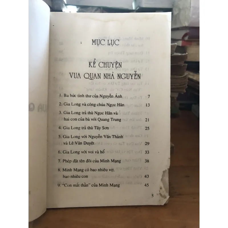 Kể chuyện vua quan nhà Nguyễn 1040430