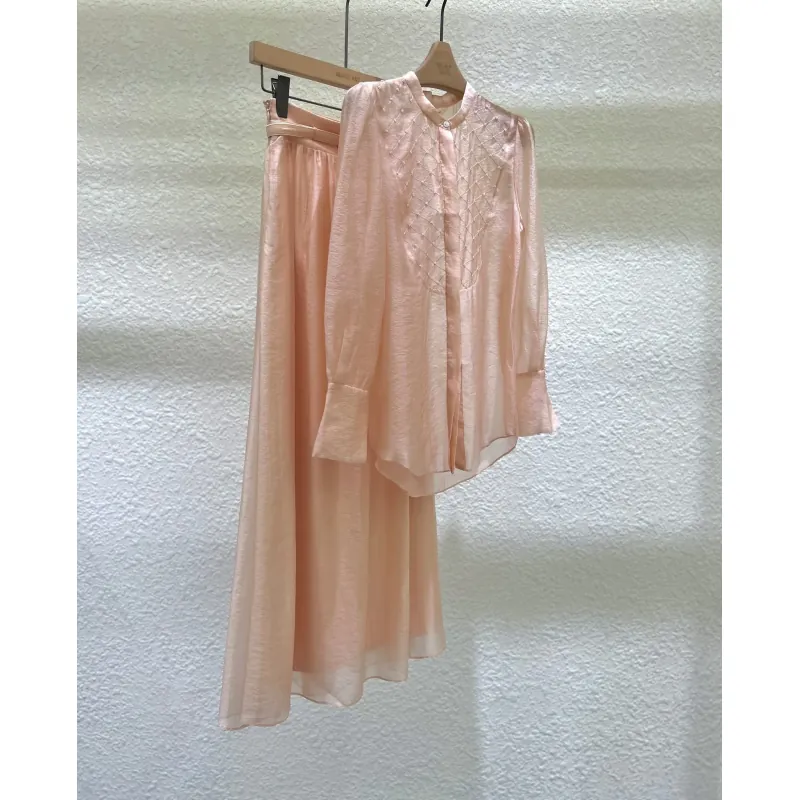 Tiểu thư yêu kiều - White Ant 608052