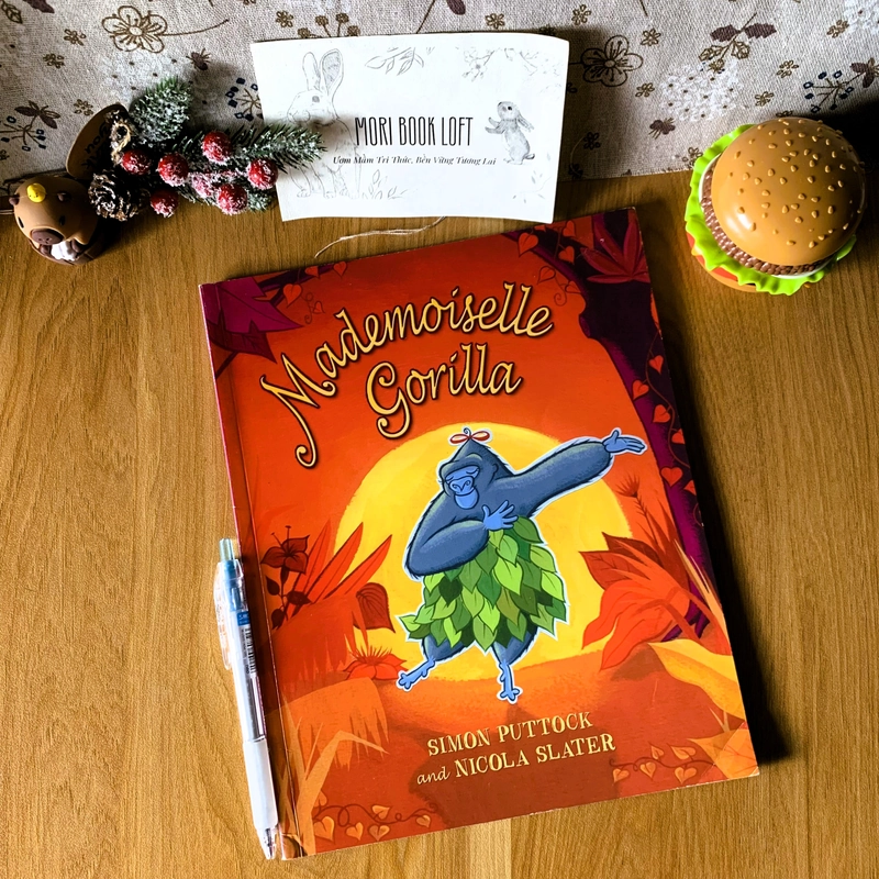 Sách tranh tiếng anh Mademoiselle Gorilla, Used, Picture Book For Kids 459548