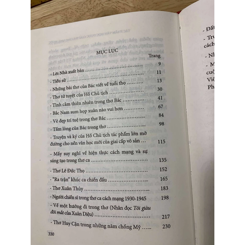 Hà Minh Đức - Hiện Thực Cách Mạng Và Sáng Tạo Thi Ca 542662