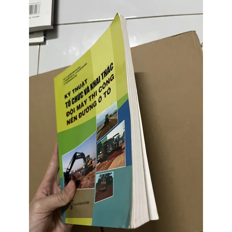 Kỹ thuật tổ chức và khai thác đội máy thi công nền đường ô tô 977312