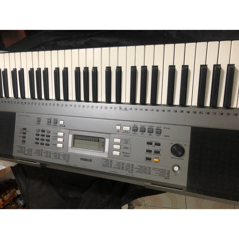 Đàn piano hãng Yamaha kích thước 1m2 màu chủ đạo đen trắng tình trạng  còn khá mới chới 106929