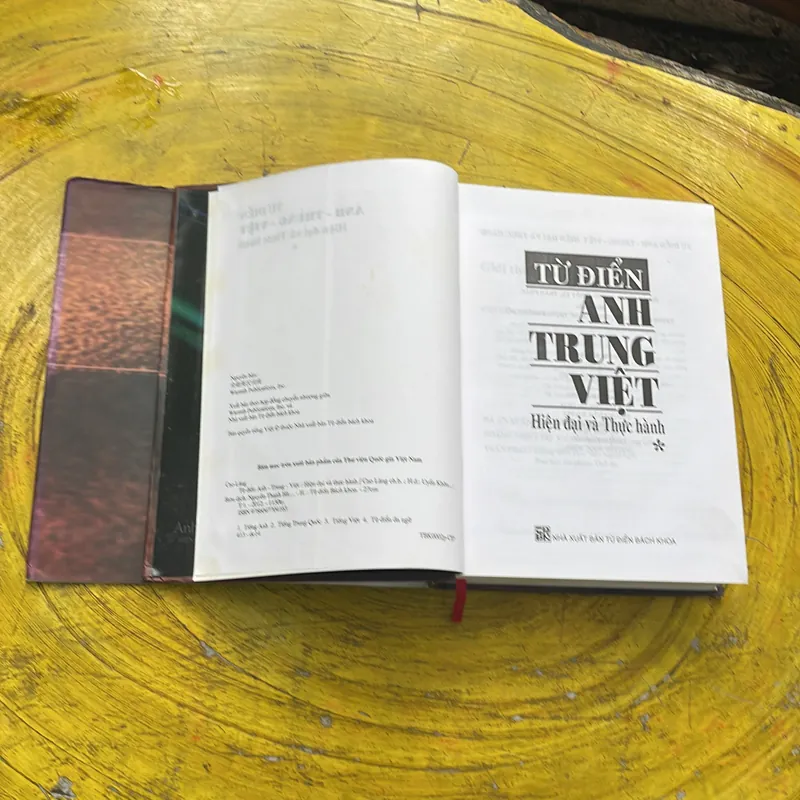 TỪ ĐIỂN ANH - TRUNG - VIỆT - HIỆN ĐẠI VÀ THỰC HÀNH (HAI TẬP) - GS. CAO LĂNG CHỦ BIÊN 603295