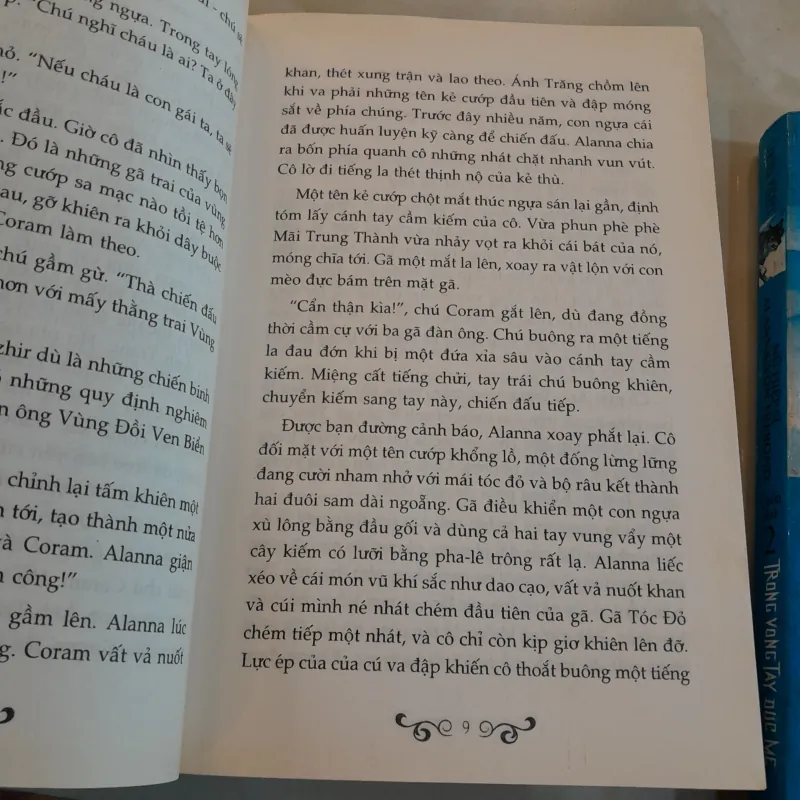 NỮ HIỆP SĨ ALANNA VON TREBOND - TAMORA PIERCE 785459