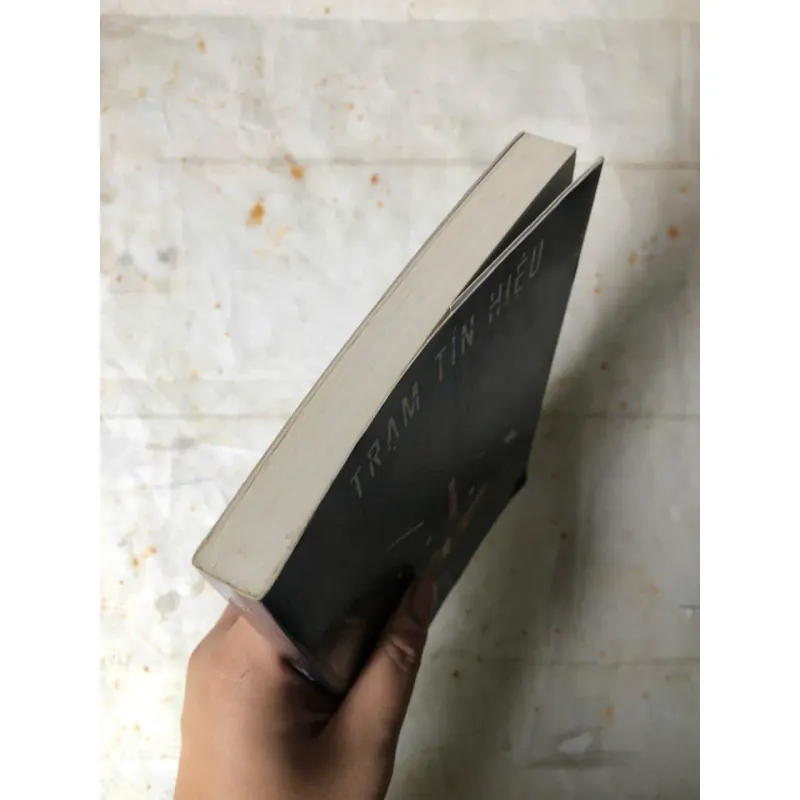 Trạm Tín Hiệu Số 23 - Hugh Howey 926244