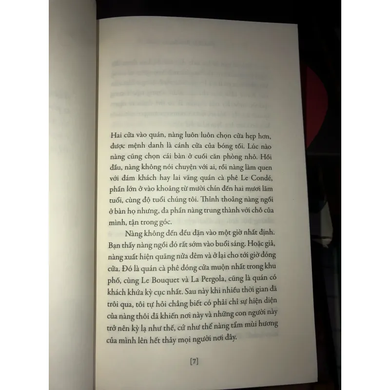 Ở quán cà phê của tuổi trẻ lạc lối - Patrick Modiano 993838