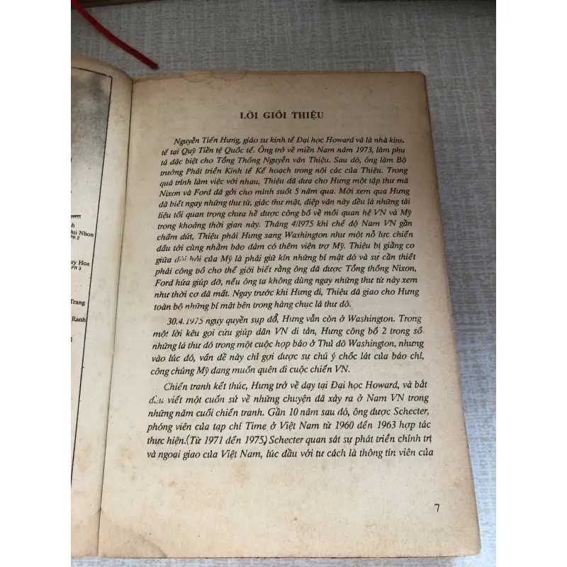 Từ toà bạch ốc đến Dinh độc lập-Tiến Sĩ Nguyễn Tiến Hưng và Jerrold L.Schecter 961617