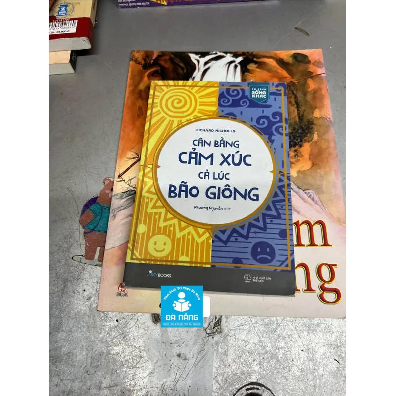 Cân bằng cảm xúc trong giông bão 699397