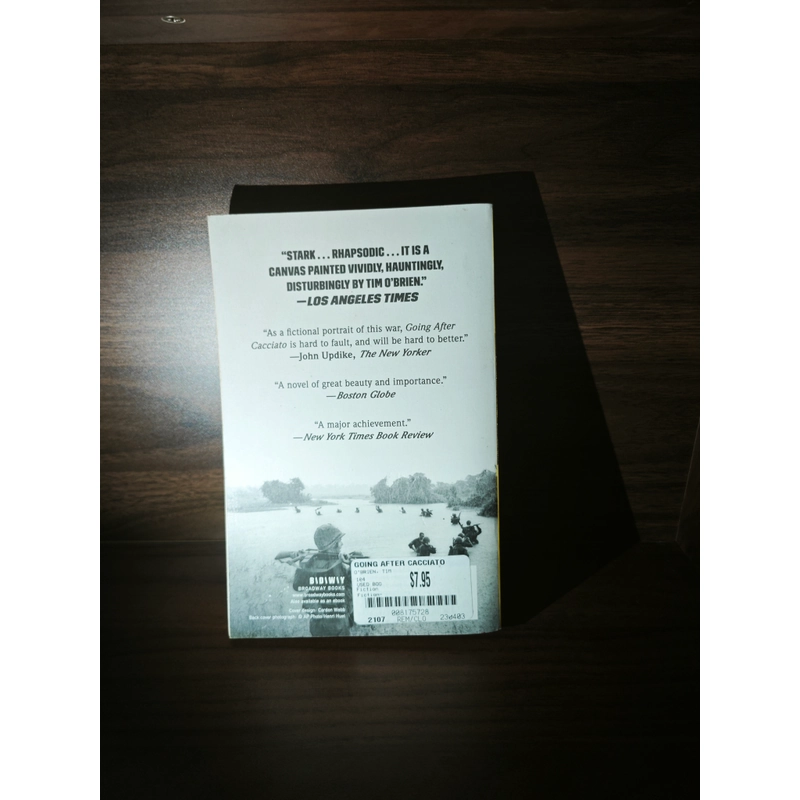 Ngoại văn "Going After Cacciato" - Tim O'Brien, dành cho độc giả trưởng thành đủ 18 tuổi 548271