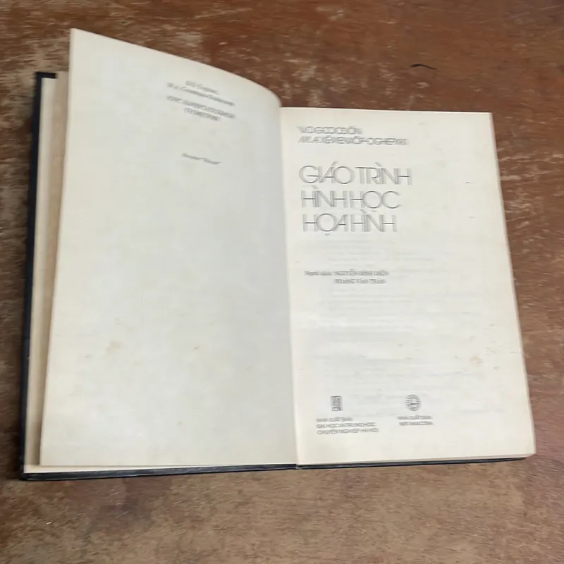 GIÁO TRÌNH HÌNH HỌC HOẠ HÌNH- nhóm tác giả 736290