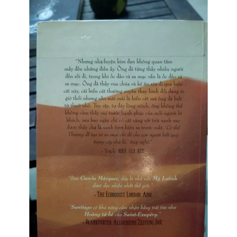 tiểu thuyết nổi tiếng "Nhà giả kim" (tựa gốc tiếng Bồ Đào Nha: O Alquimista)  703716