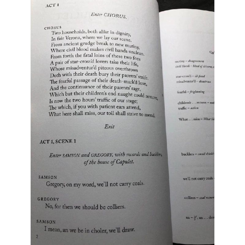 Romeo and Juliet mới 85% bẩn nhẹ William Shakespeare HPB1508 NGOẠI VĂN 451383