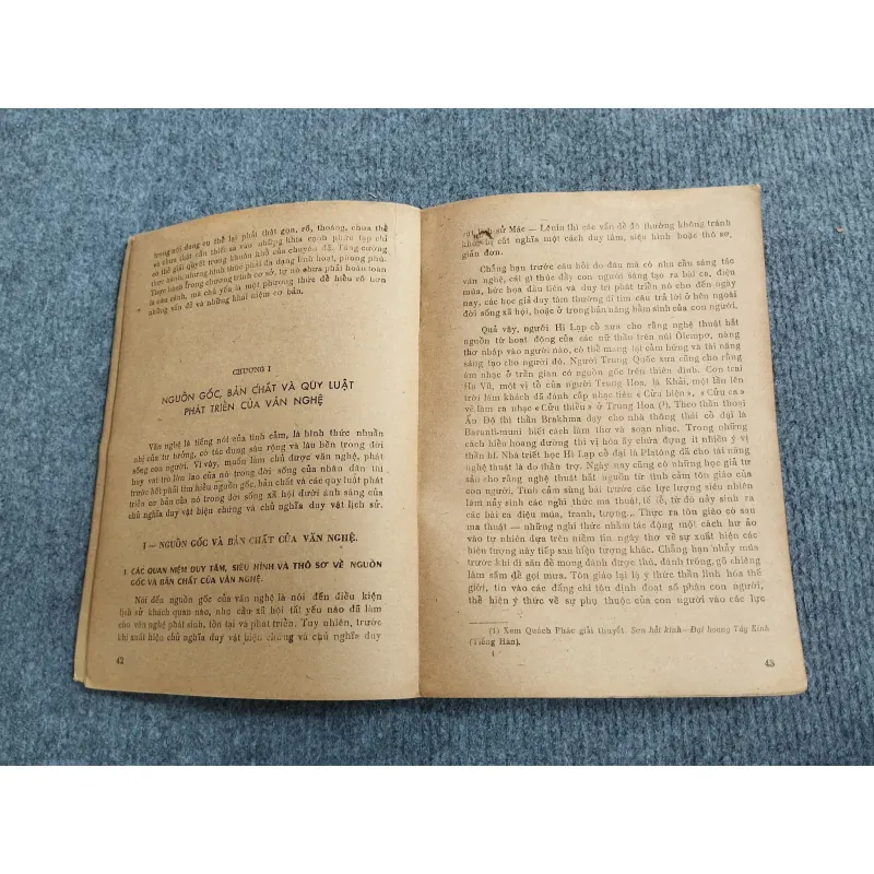 LÍ LUẬN VĂN HỌC TẬP I 689545