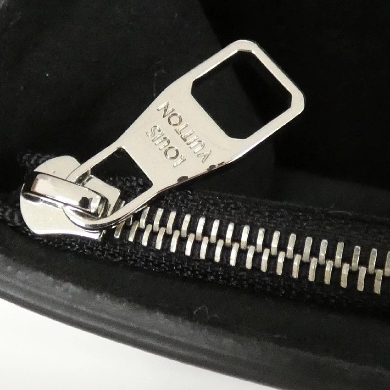 Túi đeo chéo Louis Vuitton Monogram Giant Bum Bag Dauphine M67696 611702