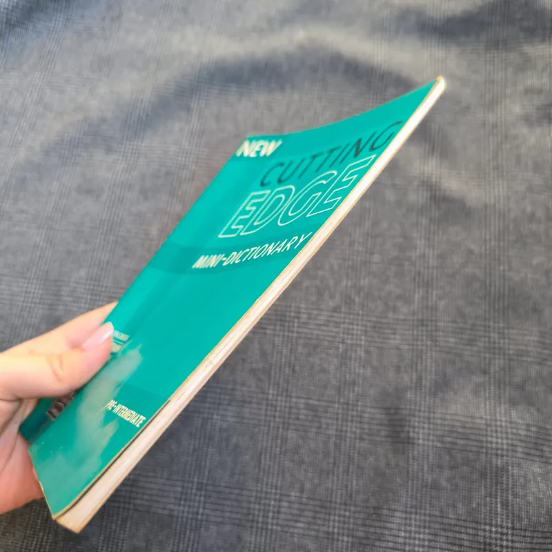 New Cutting Edge Mini Dictionary - Pre-Intermediate Level 592514