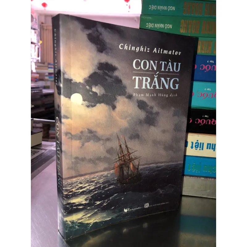 Con tàu trắng - Chinghiz Aitmatov 972709