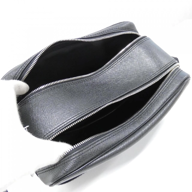 Túi đeo vai Louis Vuitton Taiga Reporter M30152 - Hàng hiệu Authentic 767591