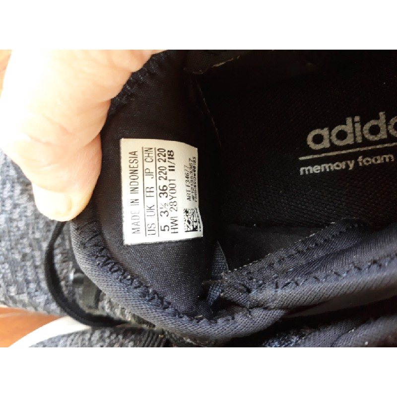 Giày thể thao Adidas. Mới 80% 11844