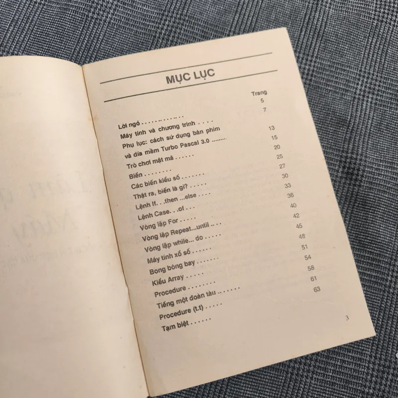 Làm quen với máy vi tính - Thái Quang Hy (biên soạn) - Công Ty SCITEC - Năm 1989 607297