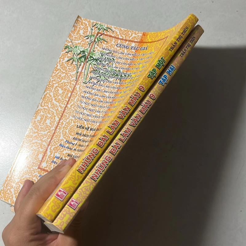 Những bài làm văn mẫu 9 (2 tập) 522160