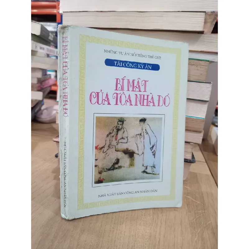 Bí mật của tòa nhà đỏ 607256