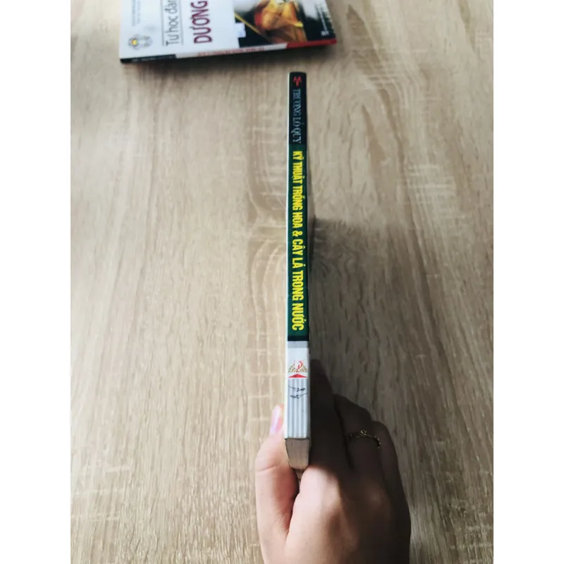 KỸ THUẬT TRỒNG HOA VÀ CÂY LÁ TRONG NƯỚC 1007309