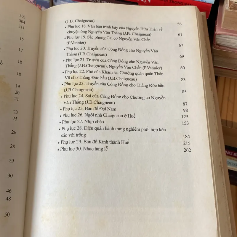 KINH THÀNH HUẾ ĐẦU THẾ KỶ XIX Qua hồi ức của Michel Đức Chaigneau, bản bìa cứng (XB 2016) 760375