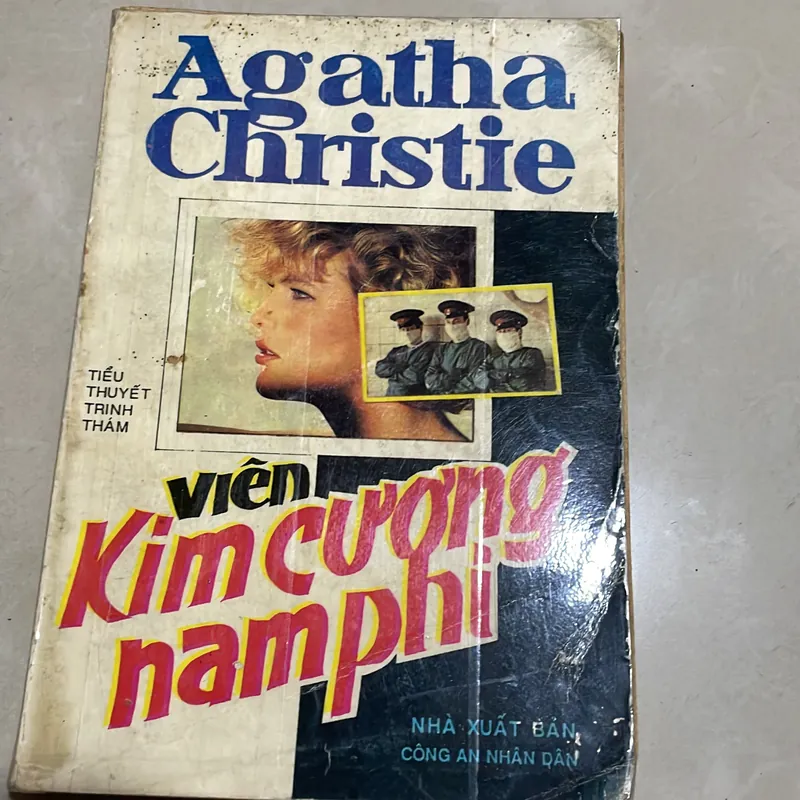 Viên kim cương Nam Phi - Agatha Christie 722882