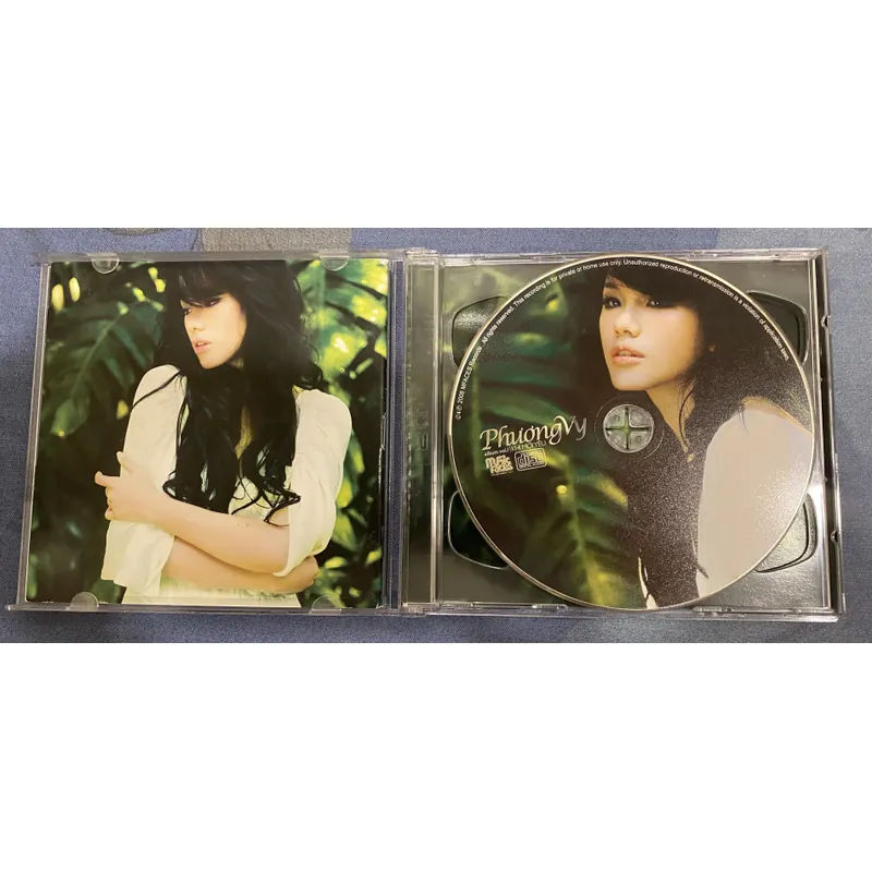 [CỰC HIẾM] Album CD+DVD Phương Vy - Lúc Mới Yêu (Vol.1 - Quán quân VN Idol) 688336