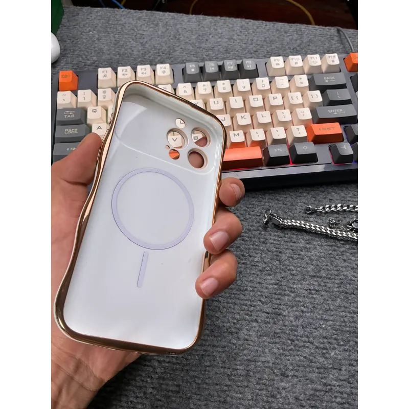 Ốp lưng iphone 16 promax Như Mới 663645