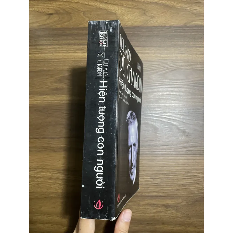 Hiện tượng con người 933813