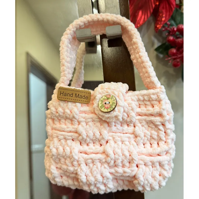 Túi xách bằng len nhung làm thủ công cho bé đựng lì xì ngày Tết 752621