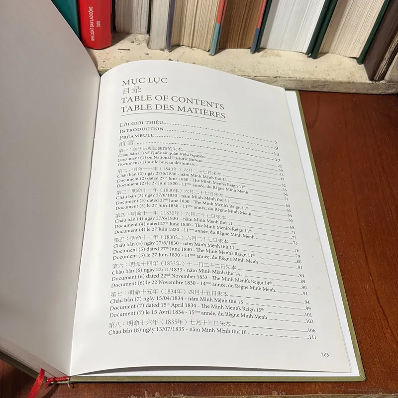II Sách Hay: Tuyển Tập Các Châu Bản Triều Nguyễn Về Thực Thi Chủ Quyền Của Việt Nam… 739214
