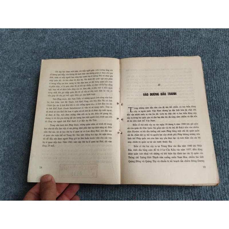 TÂM SỰ TƯỚNG LƯU VONG - HỒI KÝ HOÀNH LINH ĐỖ MẬU 701884