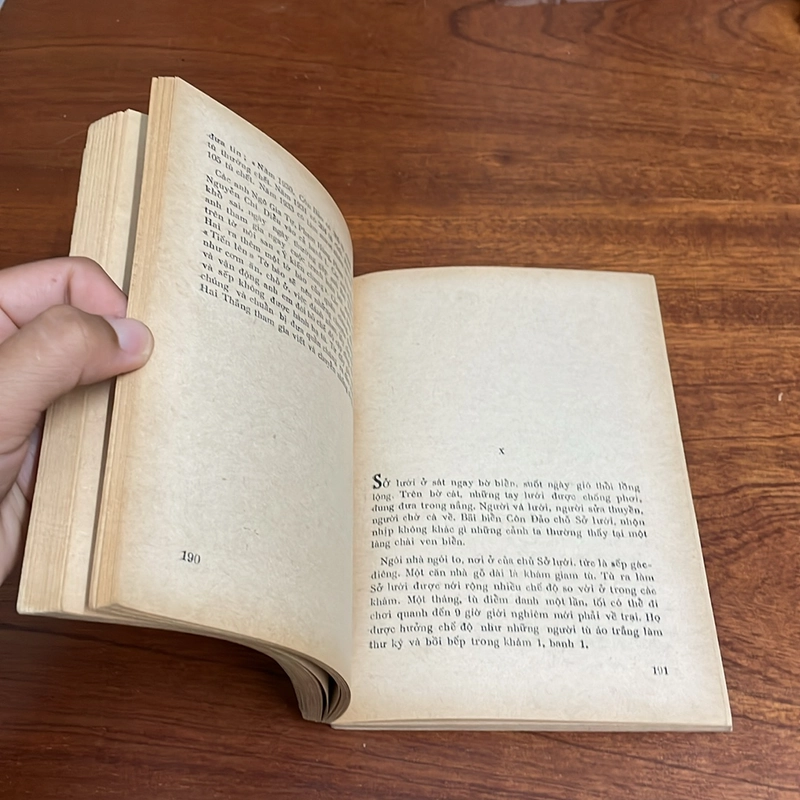 [Sách Xưa] - II Tựa sách: Người Thợ Máy Tôn Đức Thắng - Lê Minh - 1987 503754