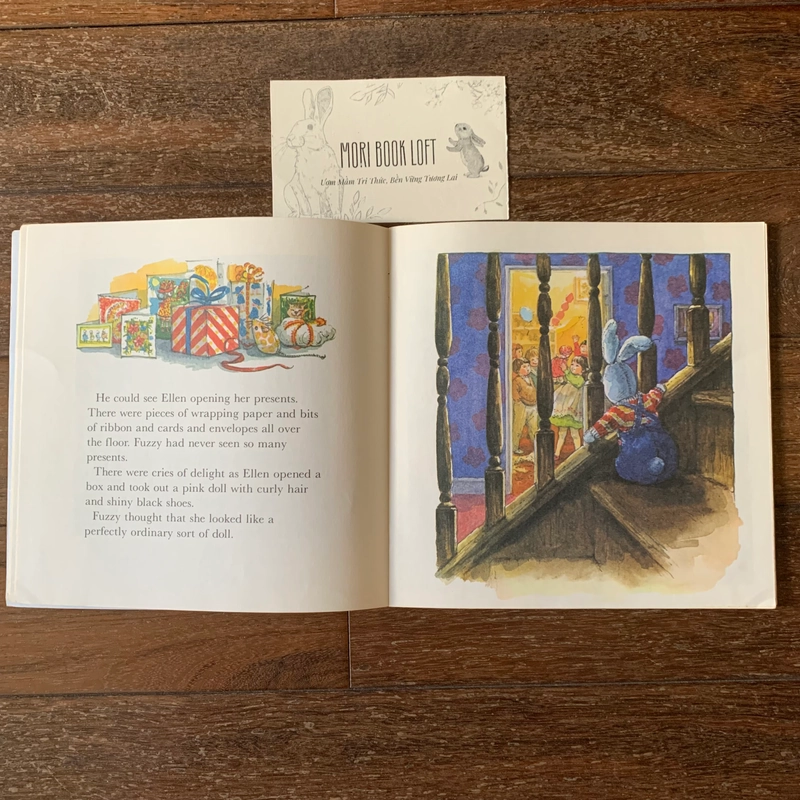 Sách tranh tiếng anh Fuzzy Rabbit, Used, minh họa cổ điển 478673
