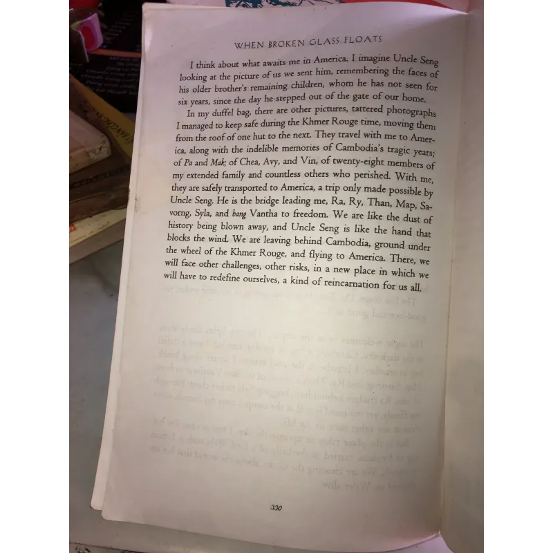 When broken glass floats: growing up under the Khmer rouge- Chanrithy Him 1002946