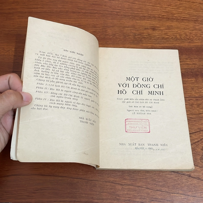 II Sách Danh Nhân: Một Giờ Với Đồng Chí Hồ Chí Minh - Lê Khánh Soa - 1985 503136