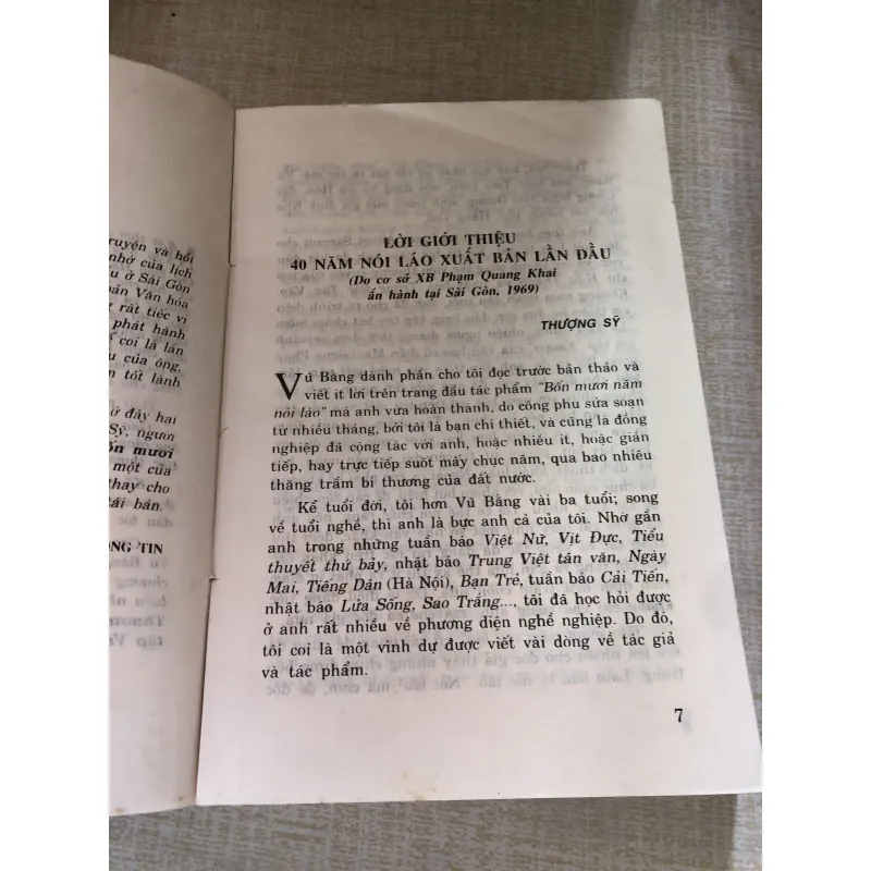 Bốn mươi năm nói láo 993516