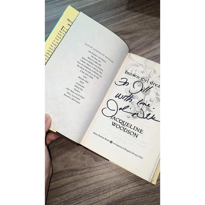 Jacqueline Woodson
- Brown Girl Dreaming (bìa cứng, bản thủ công siêu hiếm) 723298