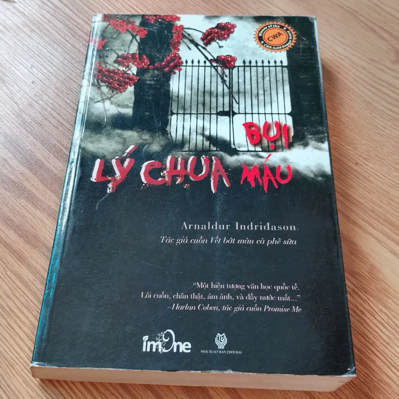 Bụi lý chua máu - Arnaldur Indridason 705019