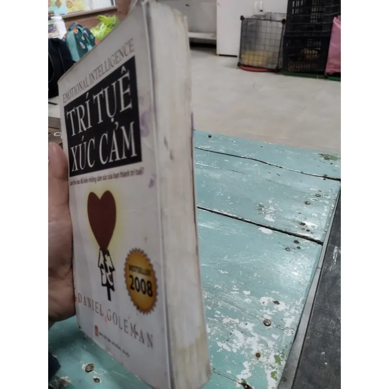 Trí Tuệ Xúc Cảm" (Emotional Intelligence) của tác giả Daniel Goleman.
 703819