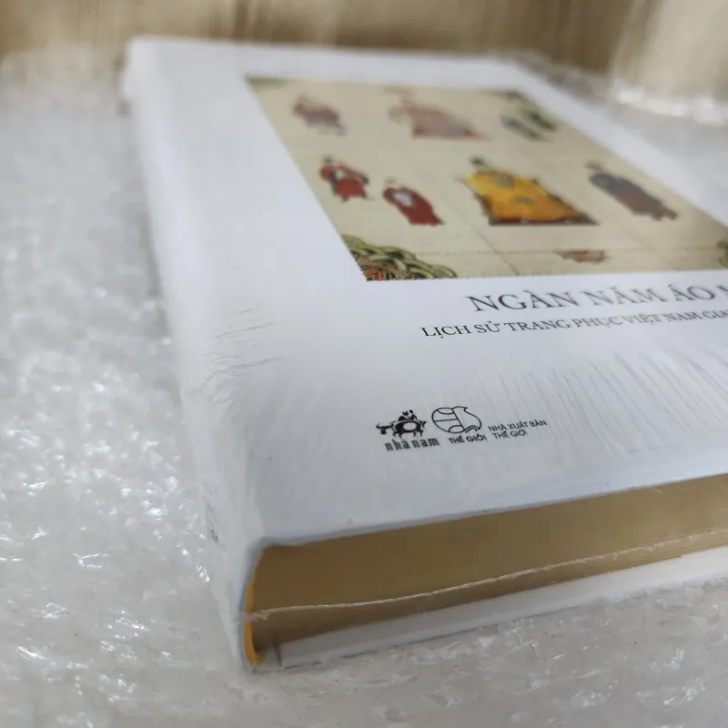 Ngàn năm áo mũ bản đặc biệt bìa cứng đánh số bụng nhũ vàng | trần quang đức 931419