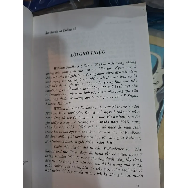 Âm thanh và cuồng nộ 936846