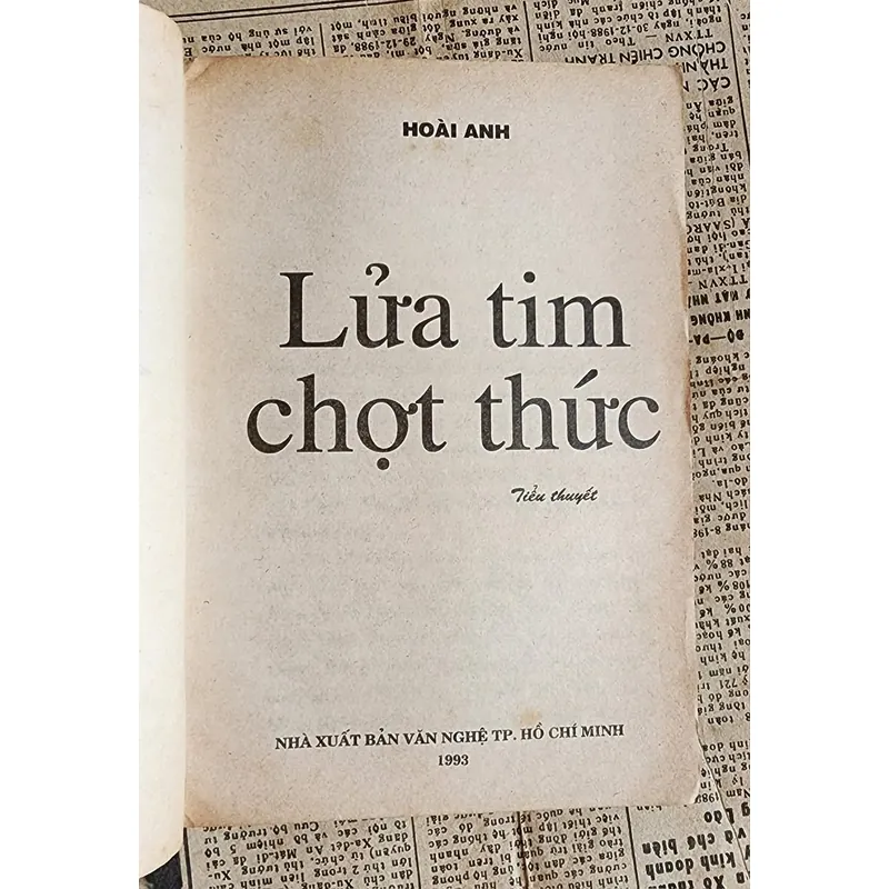 Tiểu thuyết LỬA TIM CHỢT THỨC (Hoài Anh) 707028