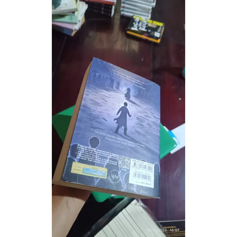 Harry Potter và Bảo Bối Tử Thần tập 7 bìa lâu đài 598574