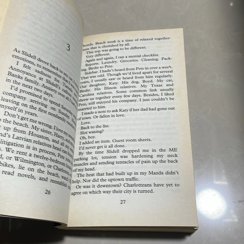 Bare Bones - Kathy Reichs 509314