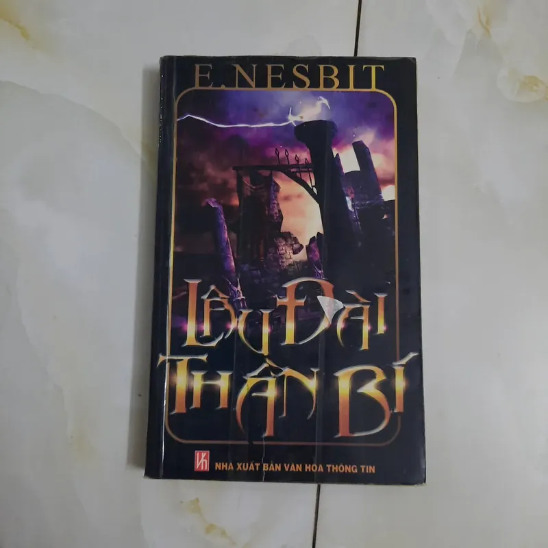 [SÁCH CŨ] Lâu đài thần bí - E. Nesbit 619575